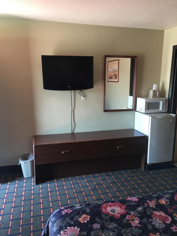 Best Value Inn Motel Sandusky Marianna Exterior photo