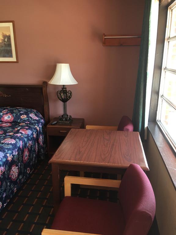 Best Value Inn Motel Sandusky Marianna Exterior photo