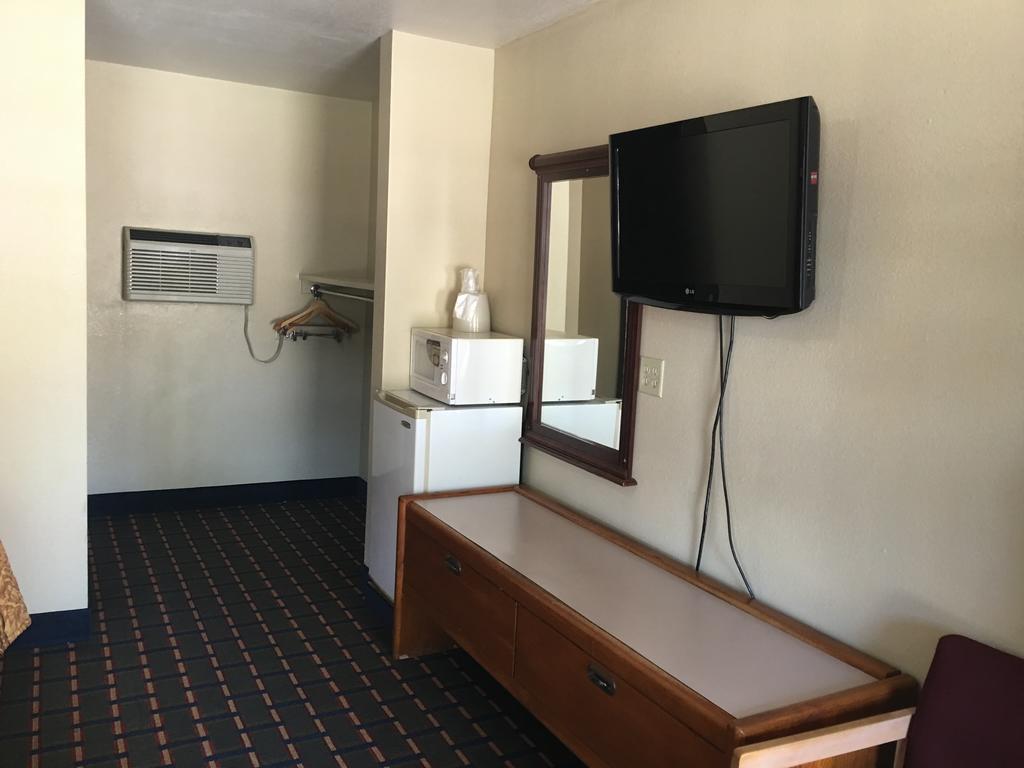 Best Value Inn Motel Sandusky Marianna Exterior photo