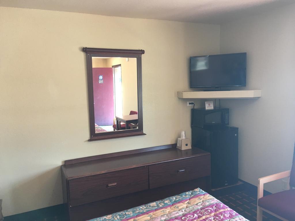 Best Value Inn Motel Sandusky Marianna Exterior photo