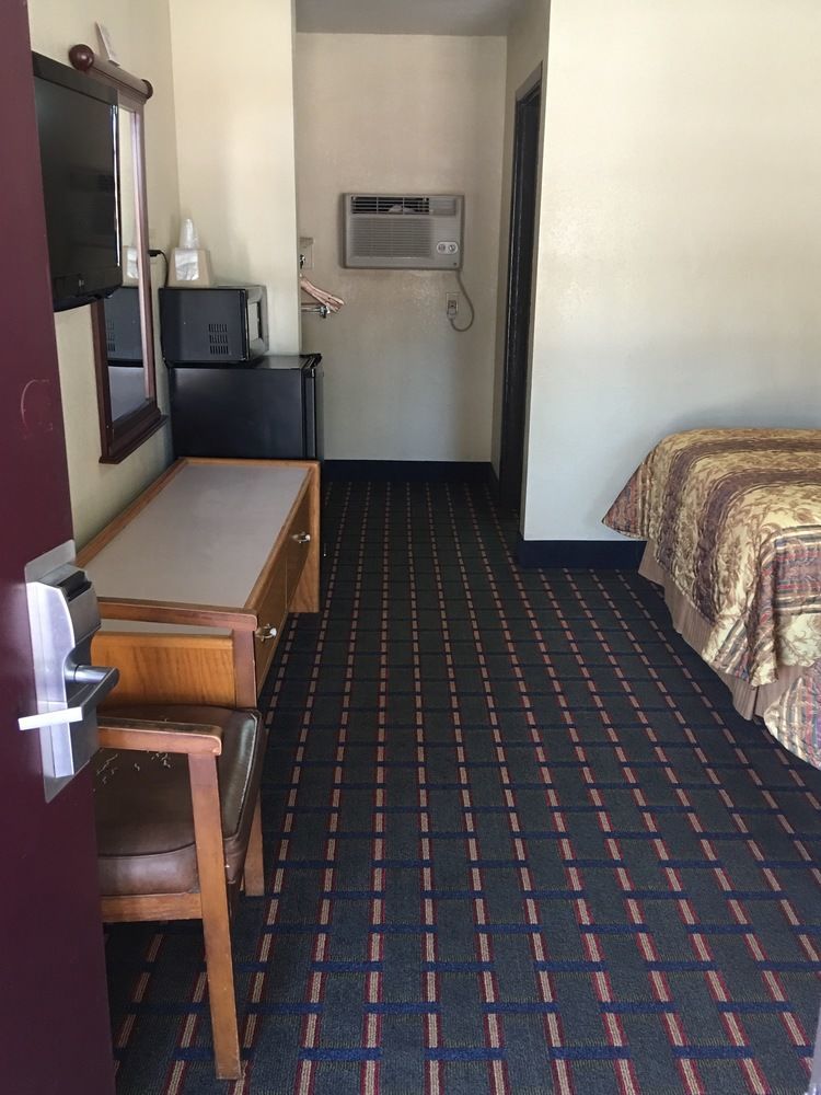 Best Value Inn Motel Sandusky Marianna Exterior photo