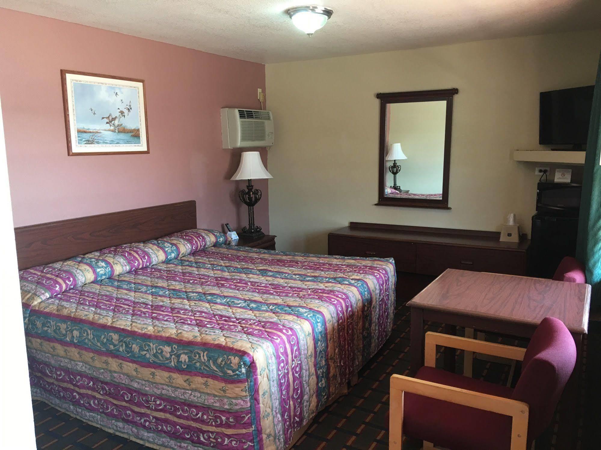 Best Value Inn Motel Sandusky Marianna Exterior photo