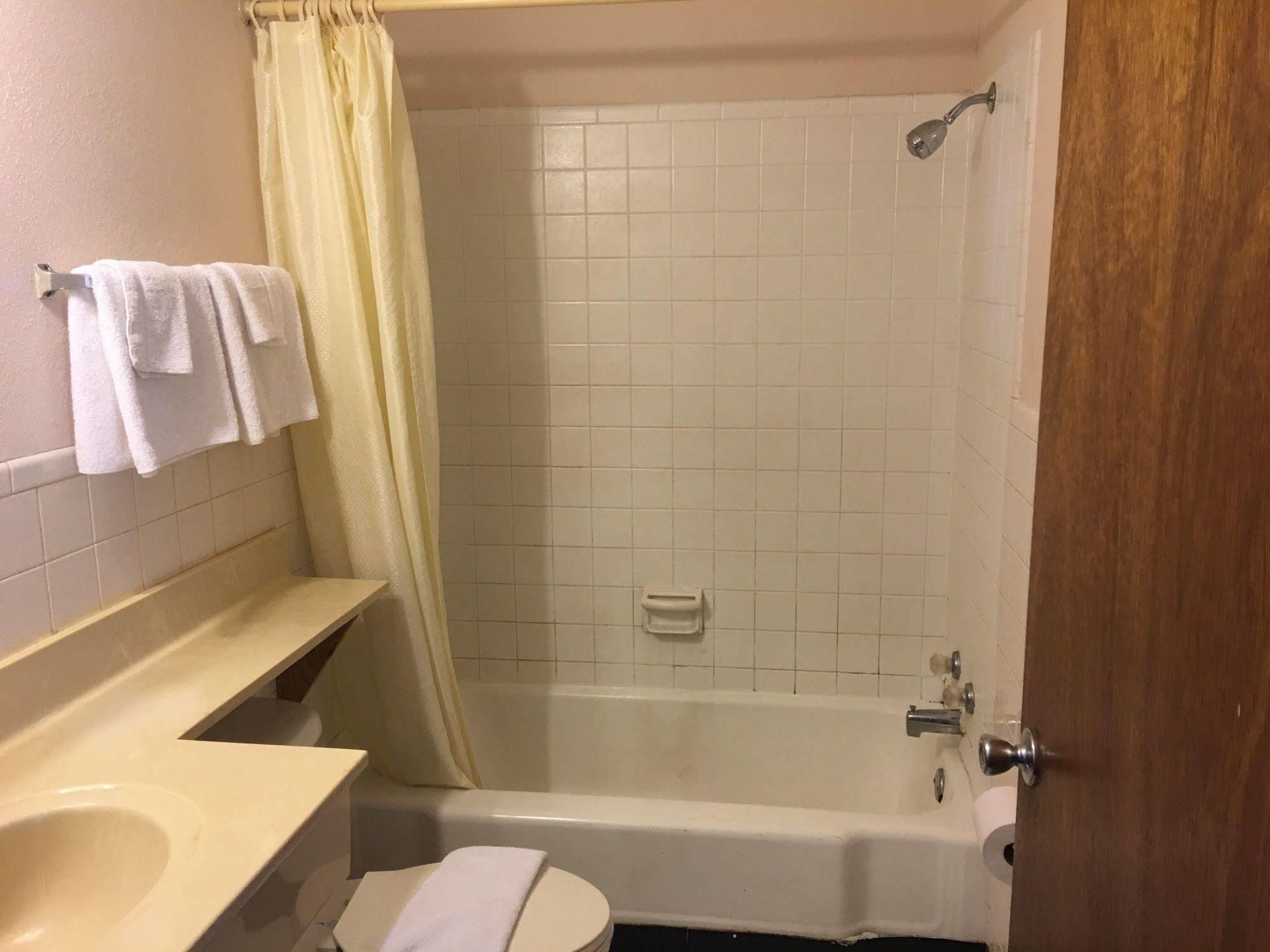 Best Value Inn Motel Sandusky Marianna Exterior photo